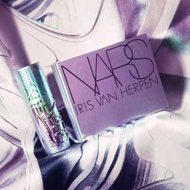 LIGHT REFLECTING&trade; PRISMATIC POWDER&nbsp;, NARS Polvos