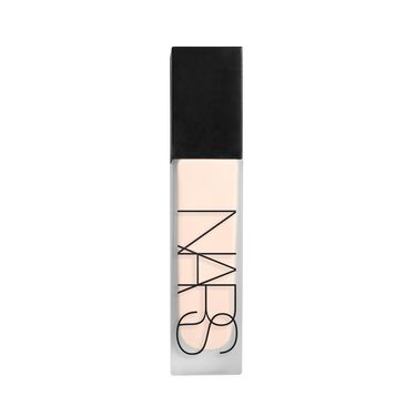 NATURAL MATTE LONGWEAR FOUNDATION, NARS Bases de maquillaje